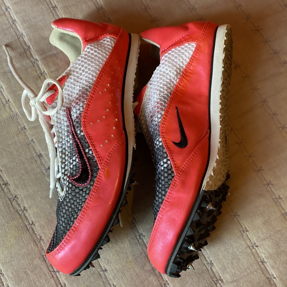 9.5 Nike Jana SPIKES. Like new. With extra spikes